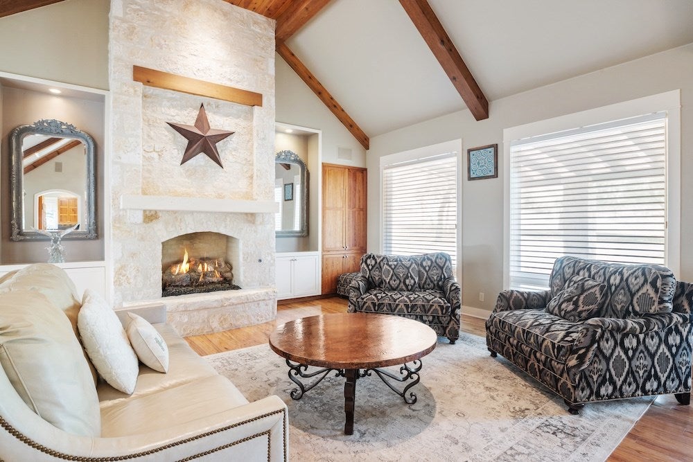 Fredericksburg, Texas, 78624, United States, 3 Bedrooms Bedrooms, ,5 BathroomsBathrooms,Residential,Active,1820474