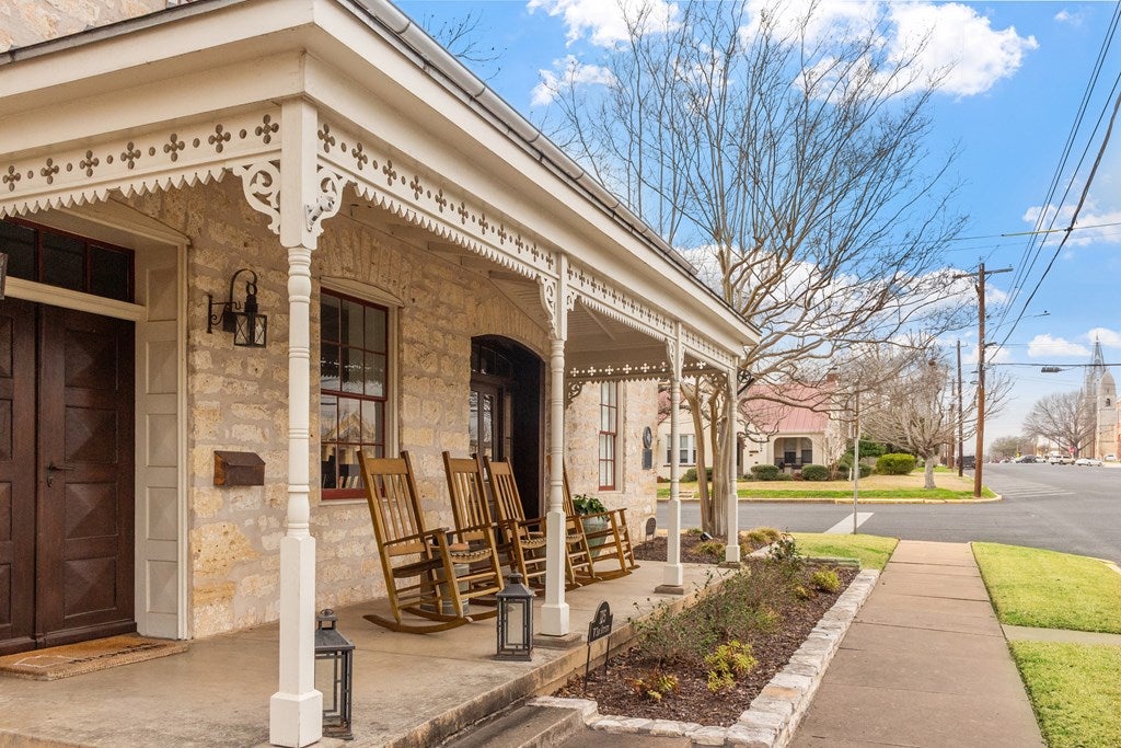 Fredericksburg, Texas, 78624, United States, ,3 BathroomsBathrooms,Residential,Active,1741571