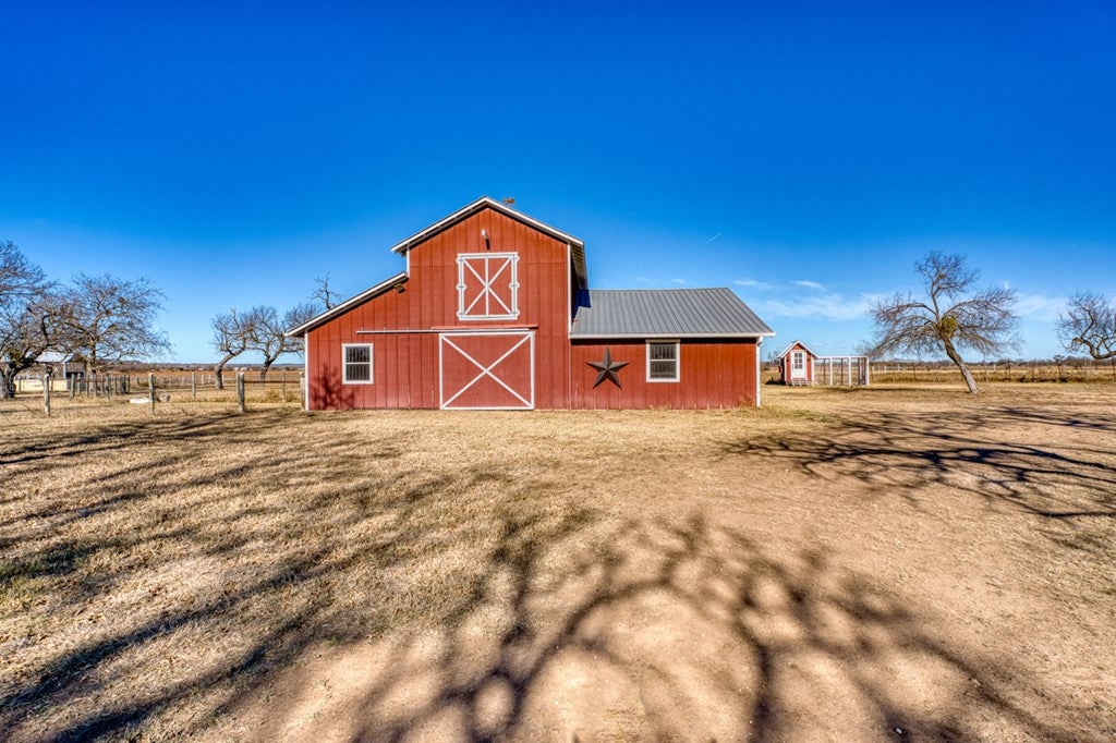 Fredericksburg, Texas, 78624, United States, 5 Bedrooms Bedrooms, ,4 BathroomsBathrooms,Residential,Active,2010212