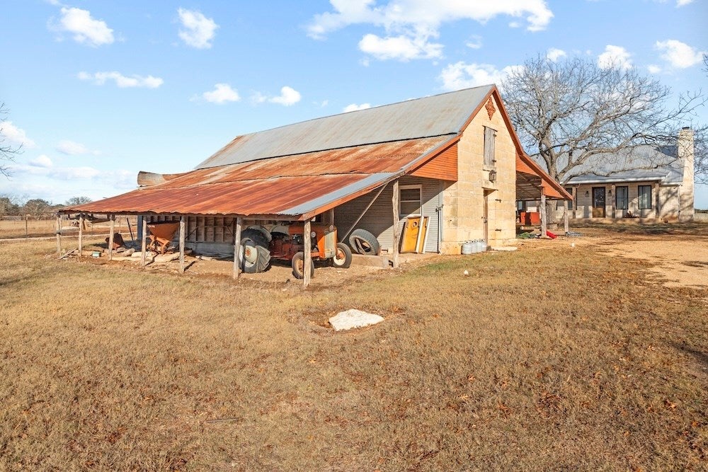 Fredericksburg, Texas, 78624, United States, 3 Bedrooms Bedrooms, ,4 BathroomsBathrooms,Residential,Active,1741684