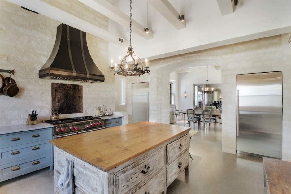 Fredericksburg, Texas, 78624, United States, 3 Bedrooms Bedrooms, ,4 BathroomsBathrooms,Residential,Active,1992222