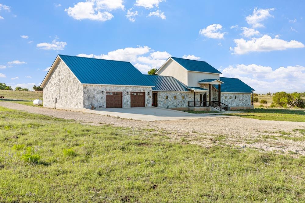 Fredericksburg, Texas, 78624, United States, 2 Bedrooms Bedrooms, ,3 BathroomsBathrooms,Residential,Active,1798077