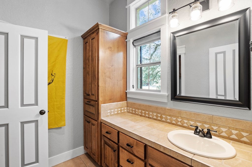 Boerne, Texas, 78006, United States, 3 Bedrooms Bedrooms, ,3 BathroomsBathrooms,Residential,Active,1945311