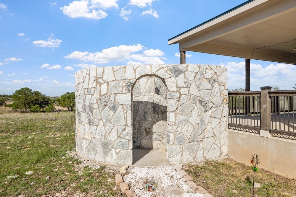 Fredericksburg, Texas, 78624, United States, 2 Bedrooms Bedrooms, ,3 BathroomsBathrooms,Residential,Active,1798077