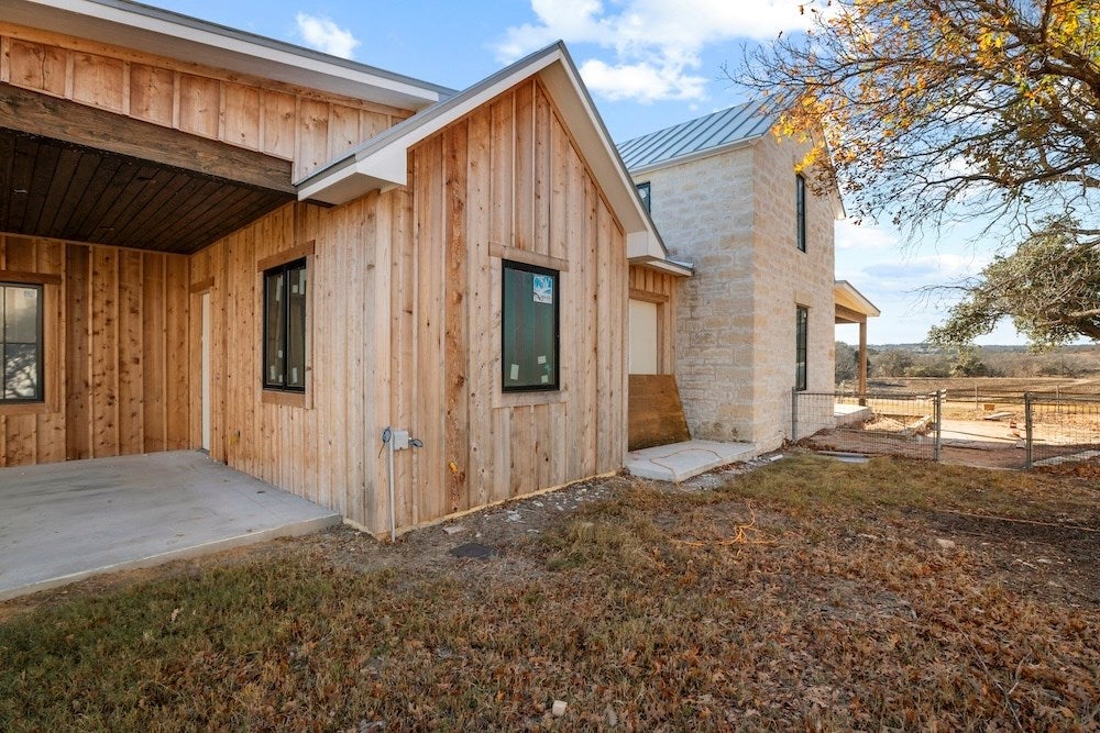 Fredericksburg, Texas, 78624, United States, 3 Bedrooms Bedrooms, ,4 BathroomsBathrooms,Residential,Active,1741684