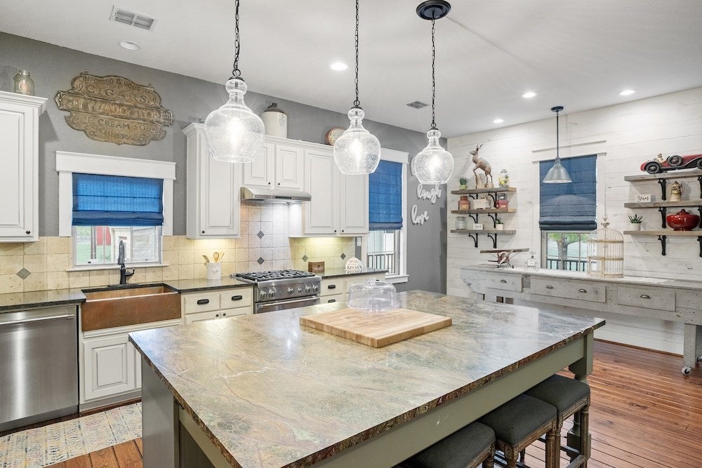 Fredericksburg, Texas, 78624, United States, ,3 BathroomsBathrooms,Residential,Active,1764458