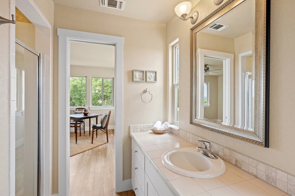 Fredericksburg, Texas, 78624, United States, 3 Bedrooms Bedrooms, ,4 BathroomsBathrooms,Residential,Active,1849215