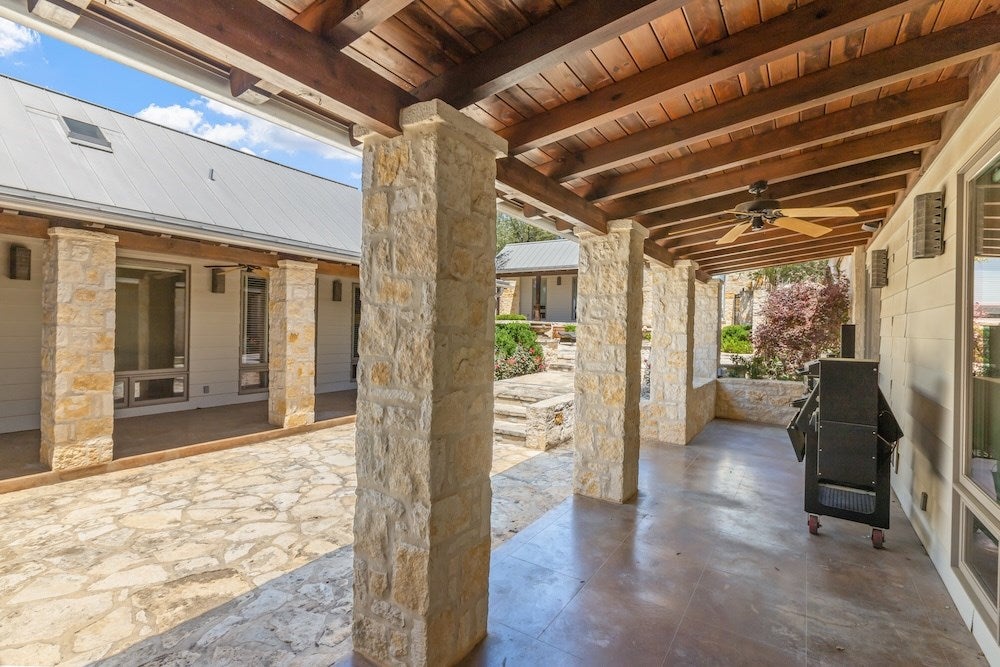 Fredericksburg, Texas, 78624, United States, 3 Bedrooms Bedrooms, ,5 BathroomsBathrooms,Residential,Active,1820474