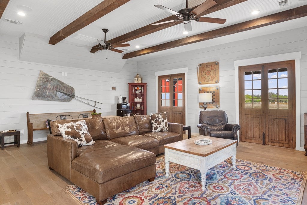 Fredericksburg, Texas, 78624, United States, ,3 BathroomsBathrooms,Residential,Active,1764458