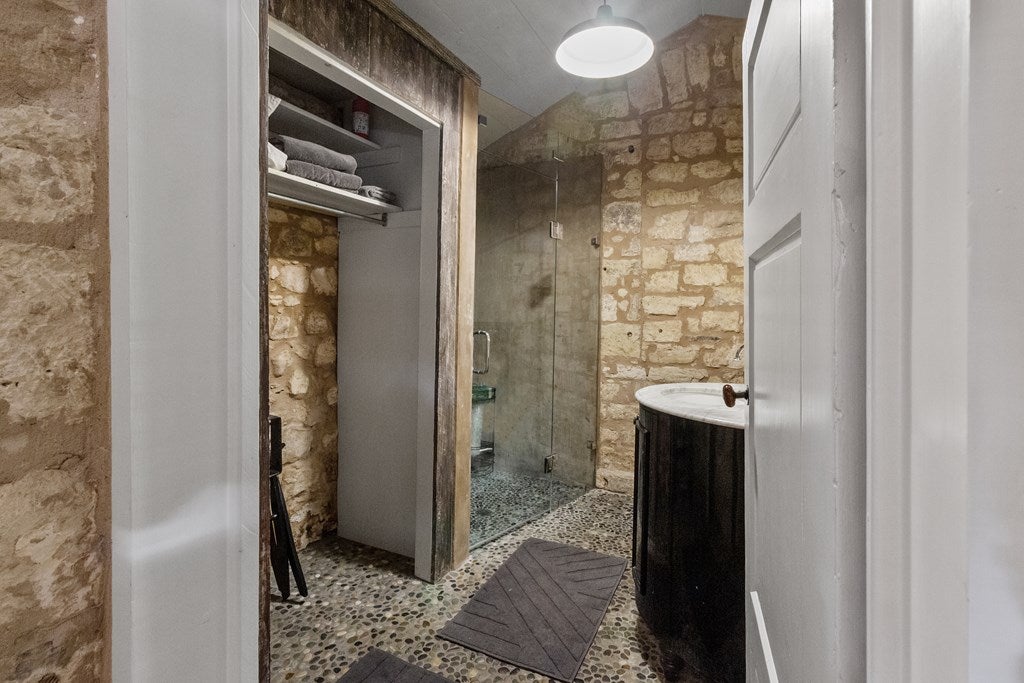 Fredericksburg, Texas, 78624, United States, ,3 BathroomsBathrooms,Residential,Active,1741571