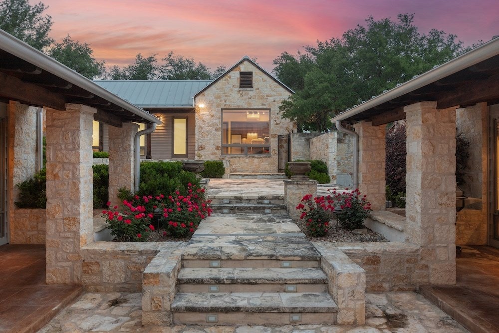 Fredericksburg, Texas, 78624, United States, 3 Bedrooms Bedrooms, ,5 BathroomsBathrooms,Residential,Active,1820474