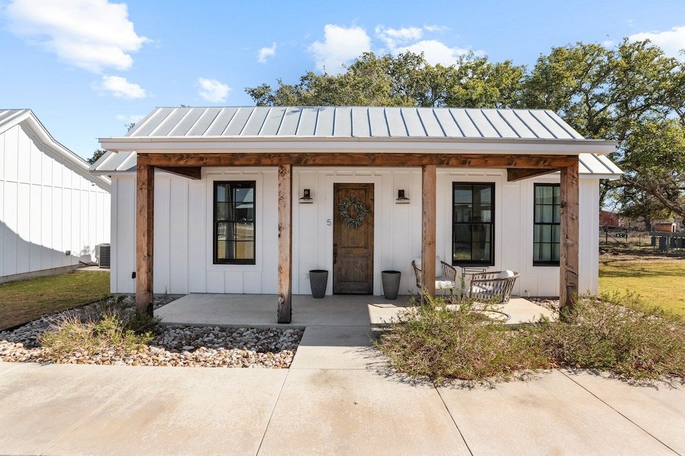 Fredericksburg, Texas, 78624, United States, 3 Bedrooms Bedrooms, ,3 BathroomsBathrooms,Residential,Active,1733951