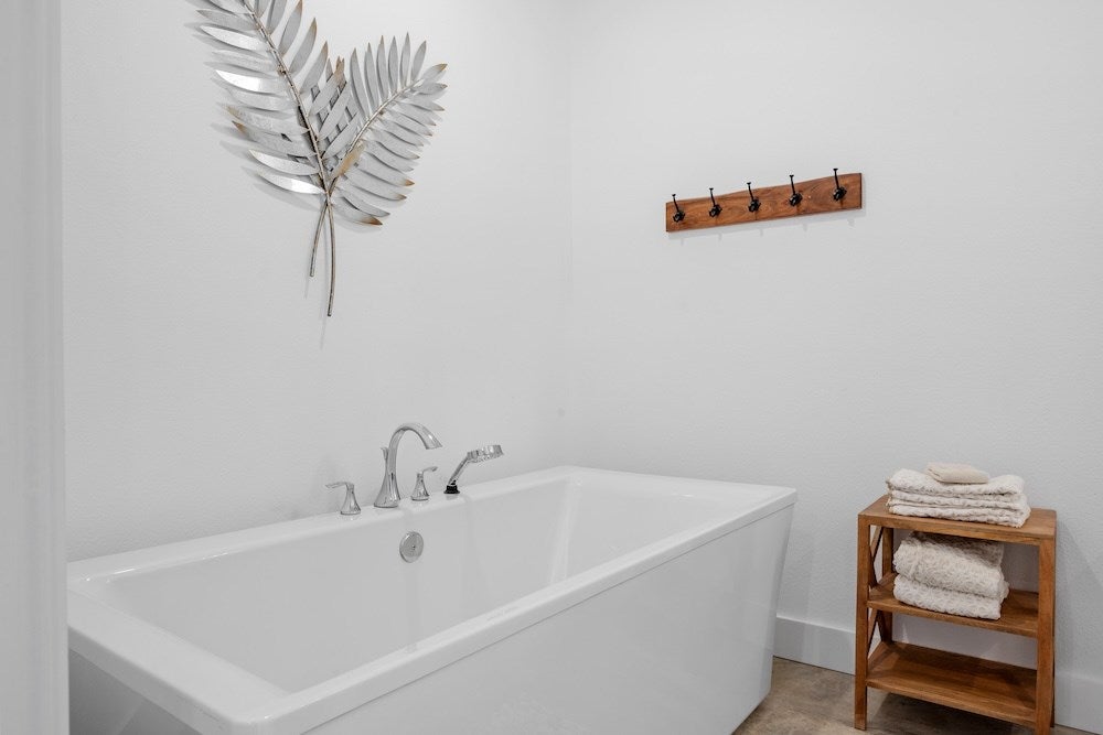 Fredericksburg, Texas, 78624, United States, 3 Bedrooms Bedrooms, ,3 BathroomsBathrooms,Residential,Active,1733951