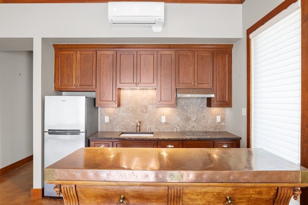 Fredericksburg, Texas, 78624, United States, 3 Bedrooms Bedrooms, ,5 BathroomsBathrooms,Residential,Active,1820474