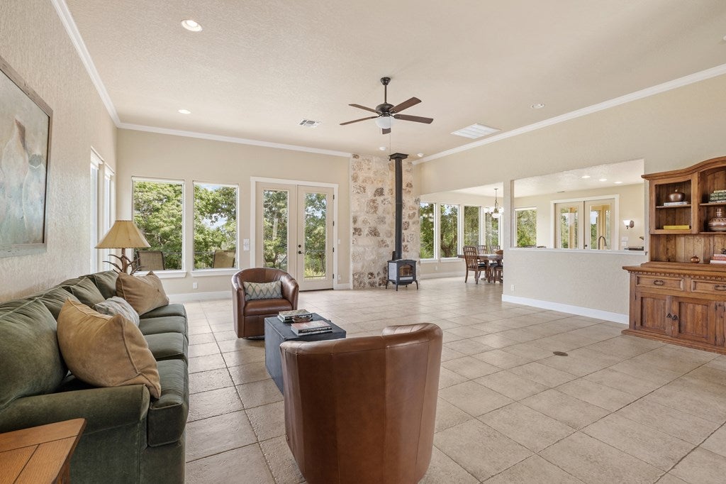 Fredericksburg, Texas, 78624, United States, 3 Bedrooms Bedrooms, ,4 BathroomsBathrooms,Residential,Active,1849215