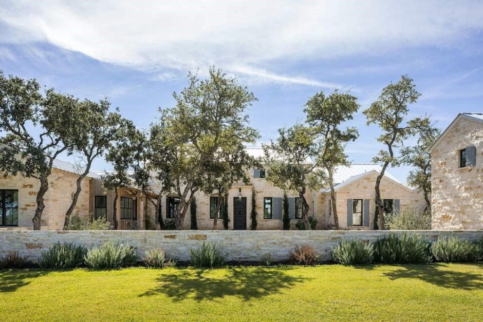 Fredericksburg, Texas, 78624, United States, 3 Bedrooms Bedrooms, ,4 BathroomsBathrooms,Residential,Active,1992222