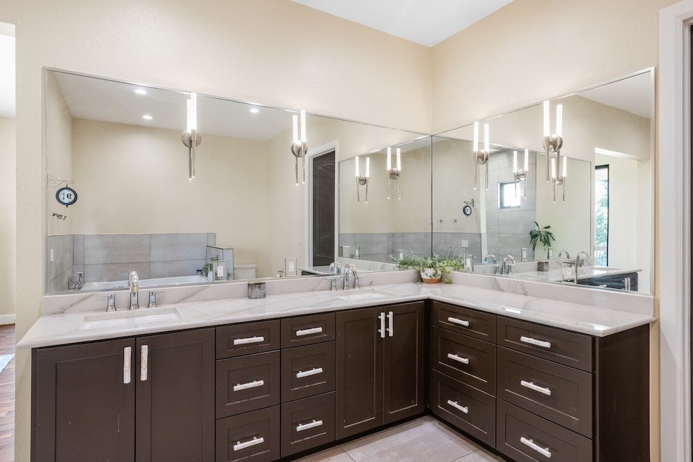 Fredericksburg, Texas, 78624, United States, 2 Bedrooms Bedrooms, ,3 BathroomsBathrooms,Residential,Active,1798077