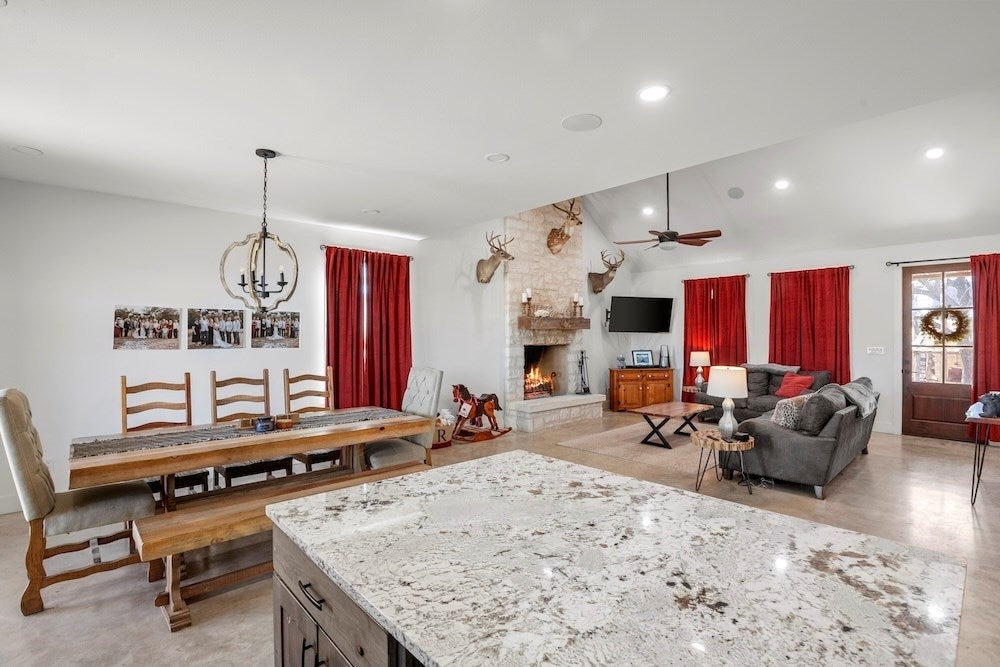 Fredericksburg, Texas, 78624, United States, 3 Bedrooms Bedrooms, ,4 BathroomsBathrooms,Residential,Active,1741684
