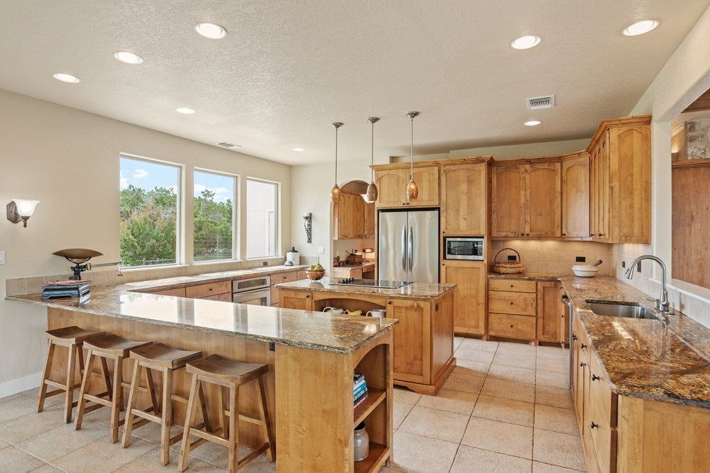 Fredericksburg, Texas, 78624, United States, 3 Bedrooms Bedrooms, ,4 BathroomsBathrooms,Residential,Active,1849215