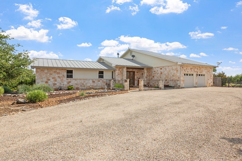Fredericksburg, Texas, 78624, United States, 3 Bedrooms Bedrooms, ,4 BathroomsBathrooms,Residential,Active,1849215