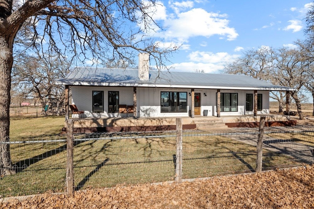Fredericksburg, Texas, 78624, United States, 3 Bedrooms Bedrooms, ,3 BathroomsBathrooms,Residential,Active,1733951