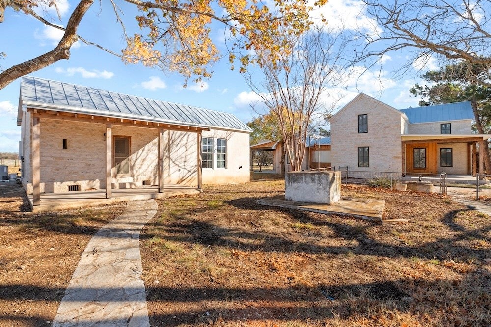 Fredericksburg, Texas, 78624, United States, 3 Bedrooms Bedrooms, ,4 BathroomsBathrooms,Residential,Active,1741684
