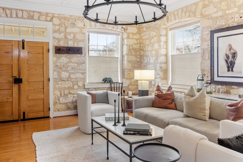 Fredericksburg, Texas, 78624, United States, ,3 BathroomsBathrooms,Residential,Active,1741571