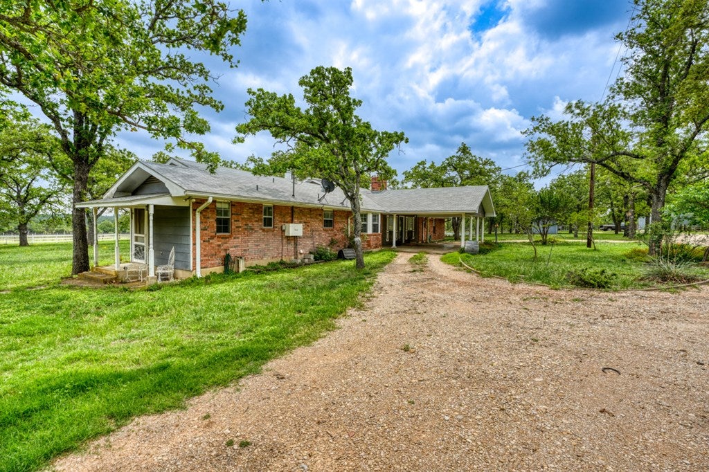 Fredericksburg, Texas, 78624, United States, 3 Bedrooms Bedrooms, ,3 BathroomsBathrooms,Residential,Active,1936634