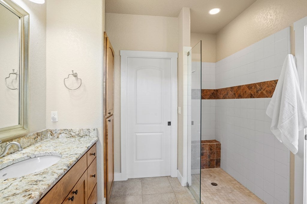 Fredericksburg, Texas, 78624, United States, 3 Bedrooms Bedrooms, ,4 BathroomsBathrooms,Residential,Active,1849215