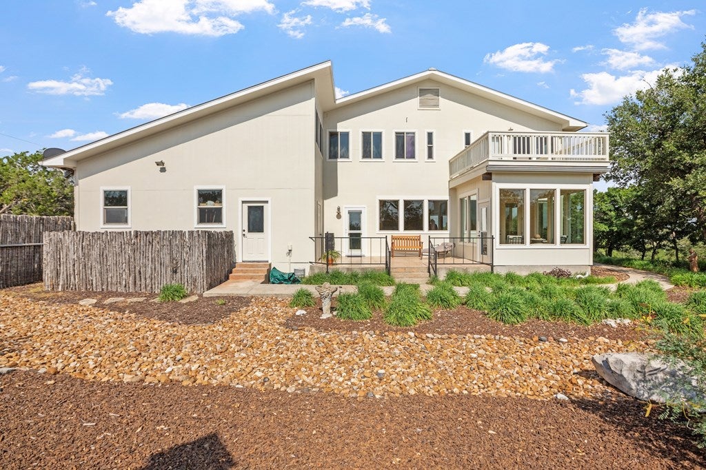 Fredericksburg, Texas, 78624, United States, 3 Bedrooms Bedrooms, ,4 BathroomsBathrooms,Residential,Active,1849215