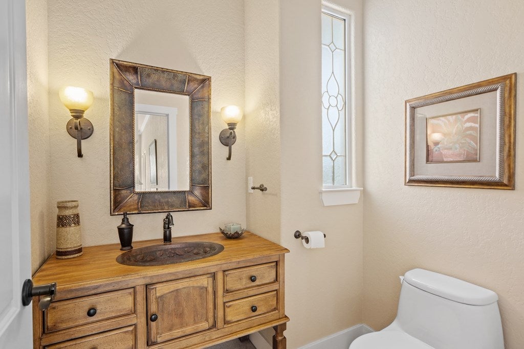 Fredericksburg, Texas, 78624, United States, 3 Bedrooms Bedrooms, ,4 BathroomsBathrooms,Residential,Active,1849215