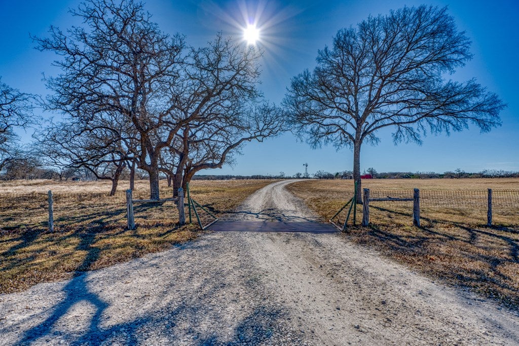 Fredericksburg, Texas, 78624, United States, 5 Bedrooms Bedrooms, ,4 BathroomsBathrooms,Residential,Active,2010212