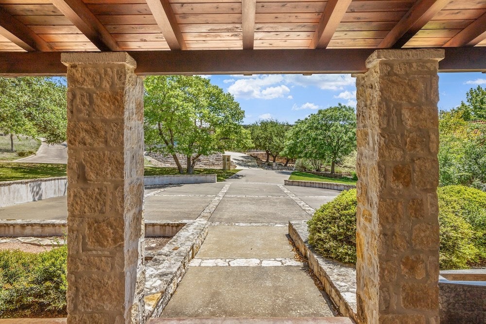 Fredericksburg, Texas, 78624, United States, 3 Bedrooms Bedrooms, ,5 BathroomsBathrooms,Residential,Active,1820474