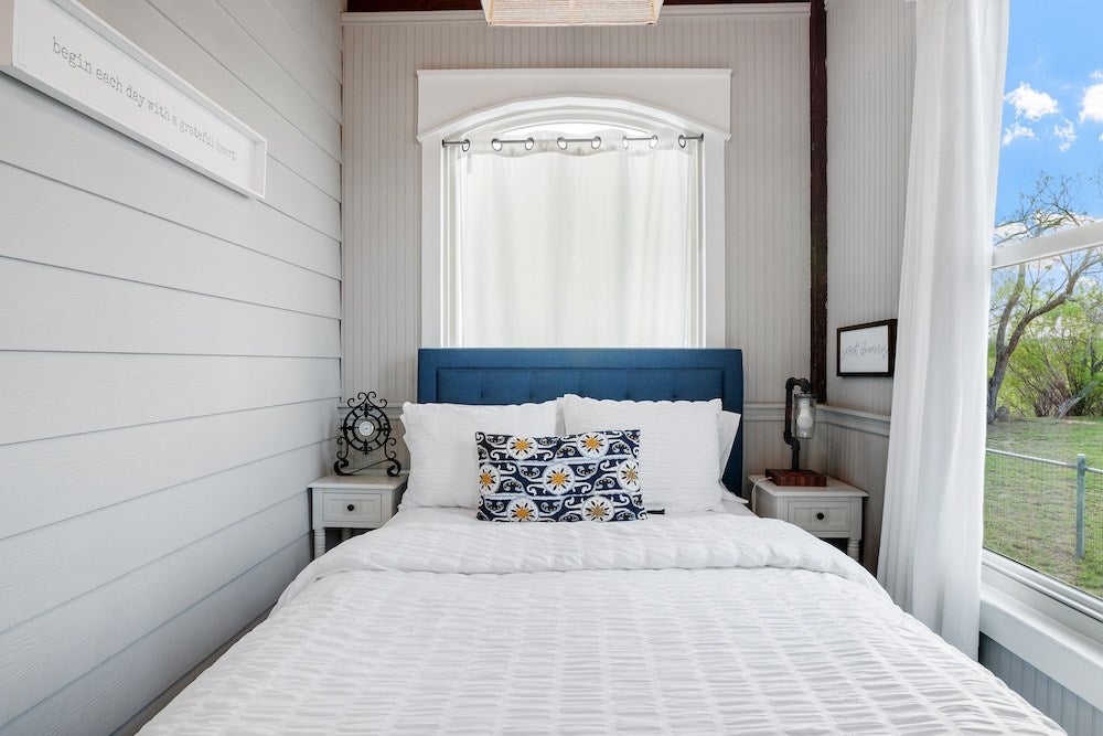 Fredericksburg, Texas, 78624, United States, ,3 BathroomsBathrooms,Residential,Active,1764458