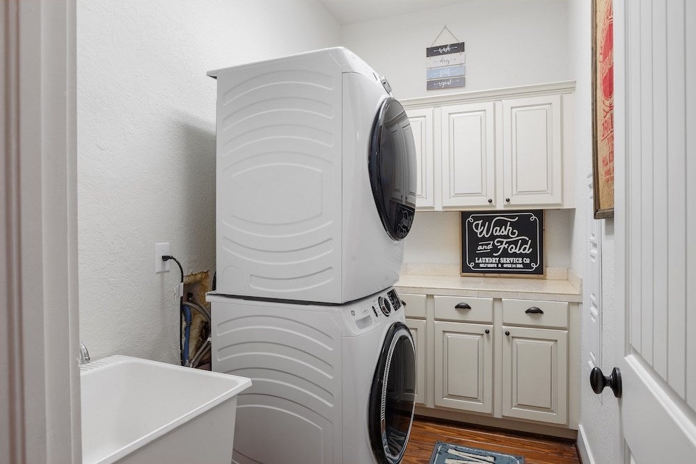 Fredericksburg, Texas, 78624, United States, ,3 BathroomsBathrooms,Residential,Active,1764458