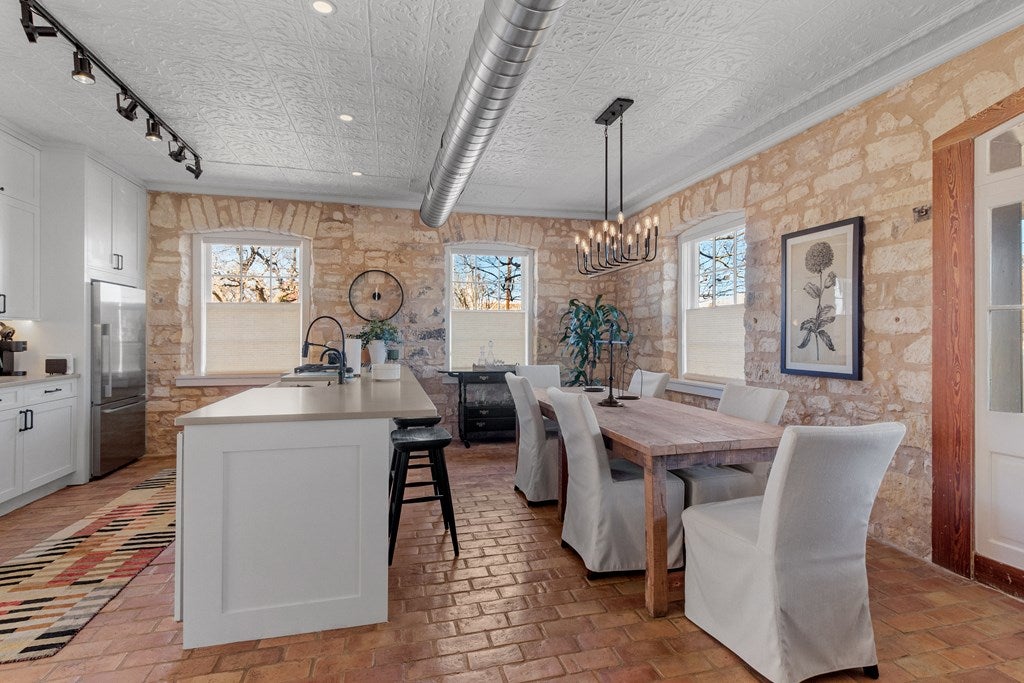 Fredericksburg, Texas, 78624, United States, ,3 BathroomsBathrooms,Residential,Active,1741571