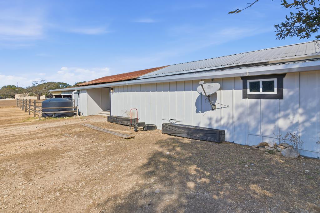 Blanco, Texas, 78606, United States, 3 Bedrooms Bedrooms, ,4 BathroomsBathrooms,Residential,Active,2017094