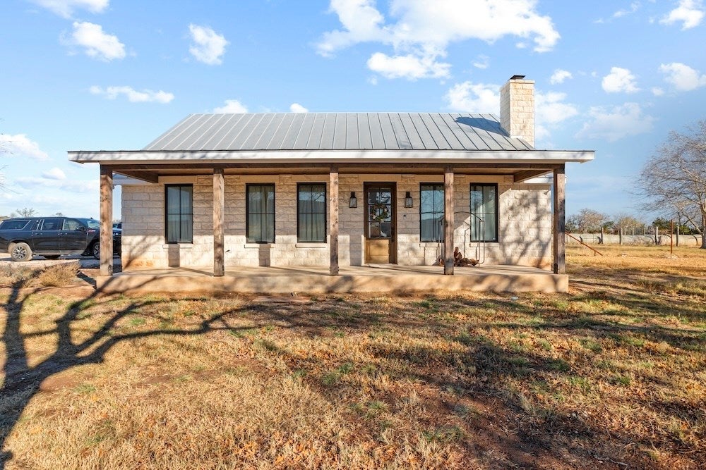 Fredericksburg, Texas, 78624, United States, 3 Bedrooms Bedrooms, ,4 BathroomsBathrooms,Residential,Active,1741684