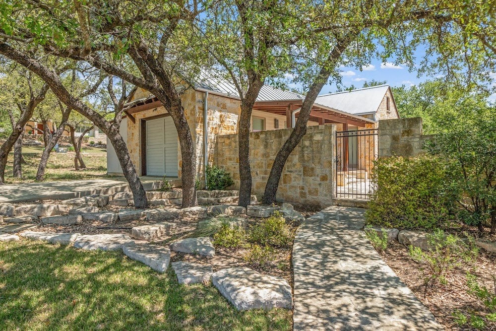 Fredericksburg, Texas, 78624, United States, 3 Bedrooms Bedrooms, ,5 BathroomsBathrooms,Residential,Active,1820474