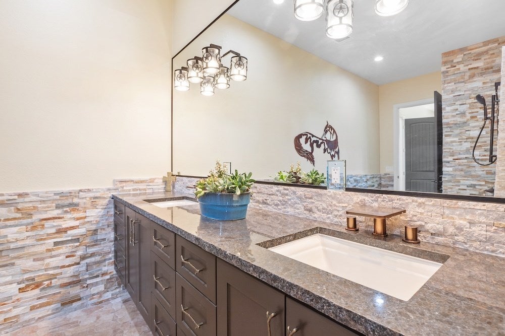 Fredericksburg, Texas, 78624, United States, 2 Bedrooms Bedrooms, ,3 BathroomsBathrooms,Residential,Active,1798077
