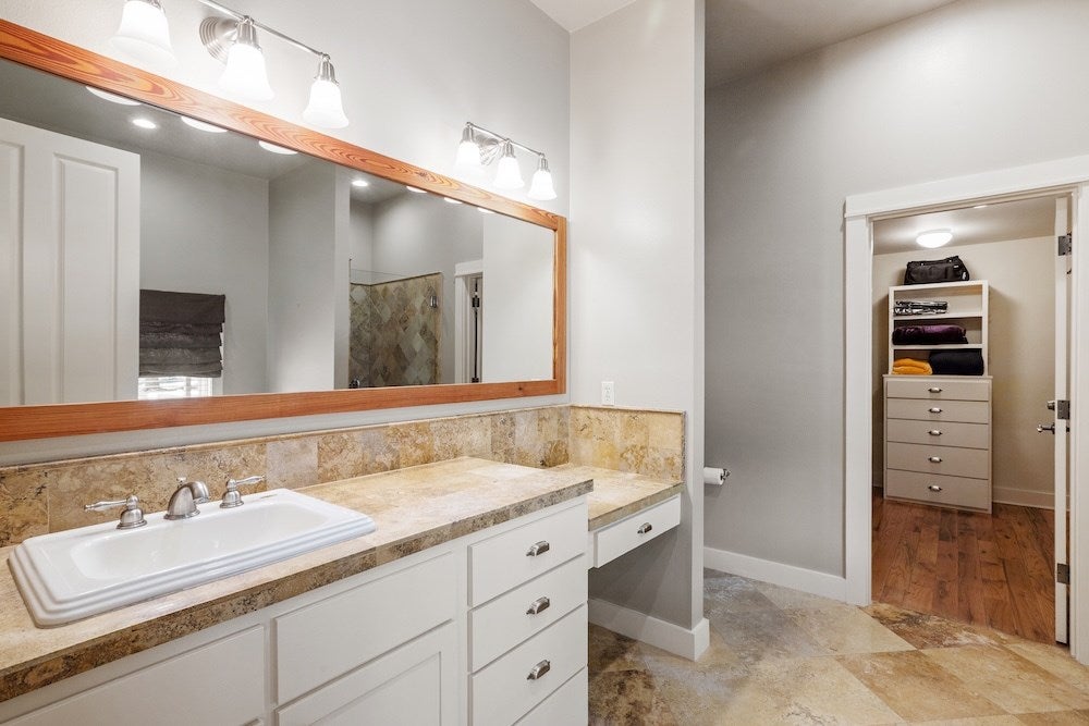 Fredericksburg, Texas, 78624, United States, 3 Bedrooms Bedrooms, ,5 BathroomsBathrooms,Residential,Active,1820474