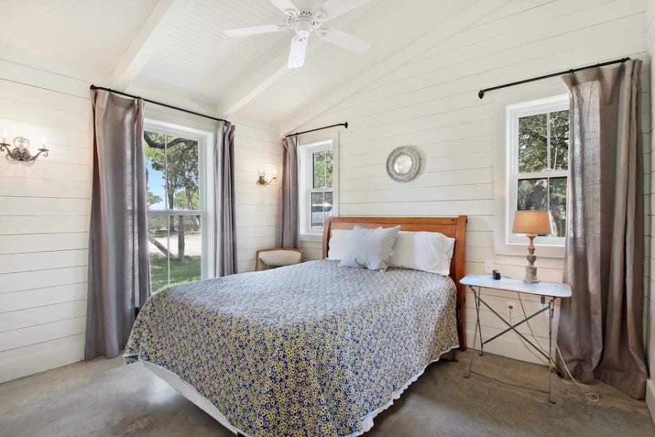 Fredericksburg, Texas, 78624, United States, 3 Bedrooms Bedrooms, ,4 BathroomsBathrooms,Residential,Active,1992222