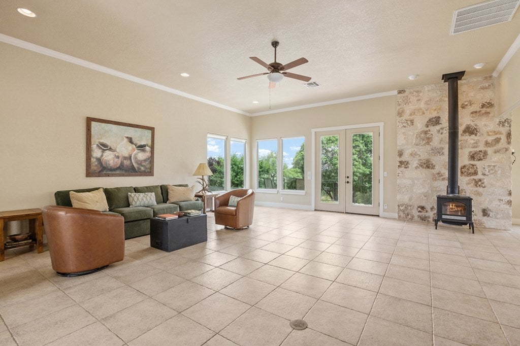 Fredericksburg, Texas, 78624, United States, 3 Bedrooms Bedrooms, ,4 BathroomsBathrooms,Residential,Active,1849215