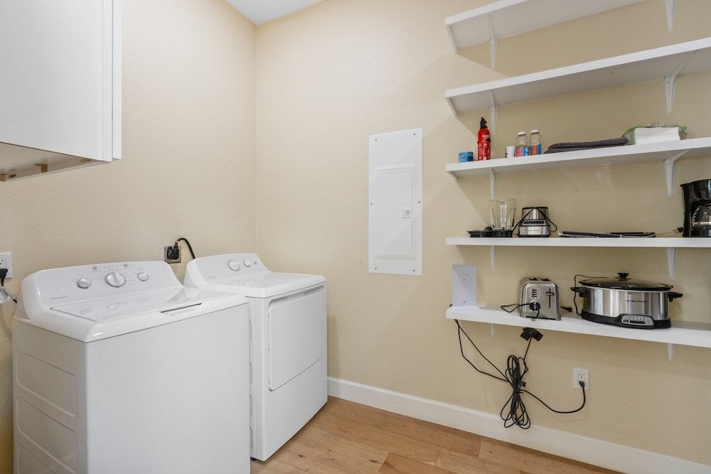 Fredericksburg, Texas, 78624, United States, 2 Bedrooms Bedrooms, ,3 BathroomsBathrooms,Residential,Active,1798077