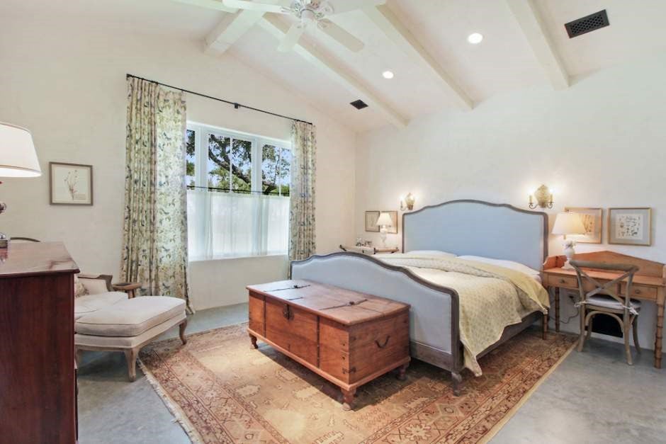 Fredericksburg, Texas, 78624, United States, 3 Bedrooms Bedrooms, ,4 BathroomsBathrooms,Residential,Active,1992222