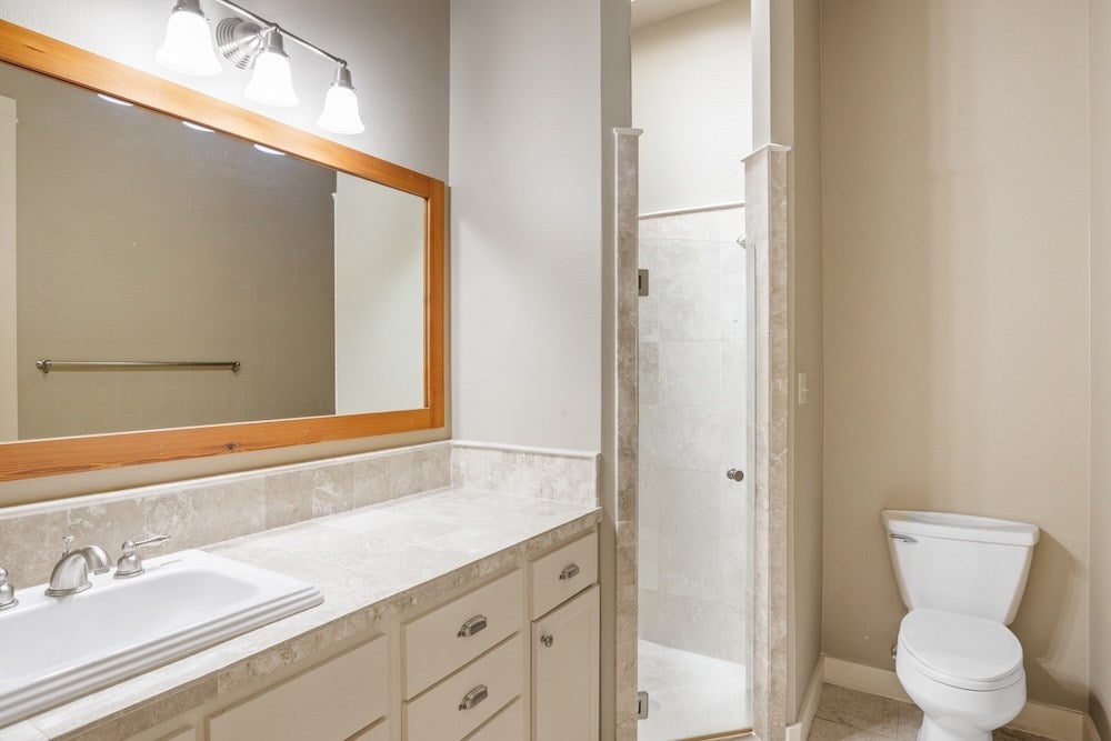 Fredericksburg, Texas, 78624, United States, 3 Bedrooms Bedrooms, ,5 BathroomsBathrooms,Residential,Active,1820474