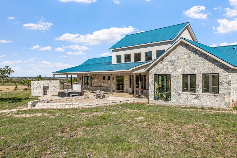 Fredericksburg, Texas, 78624, United States, 2 Bedrooms Bedrooms, ,3 BathroomsBathrooms,Residential,Active,1798077