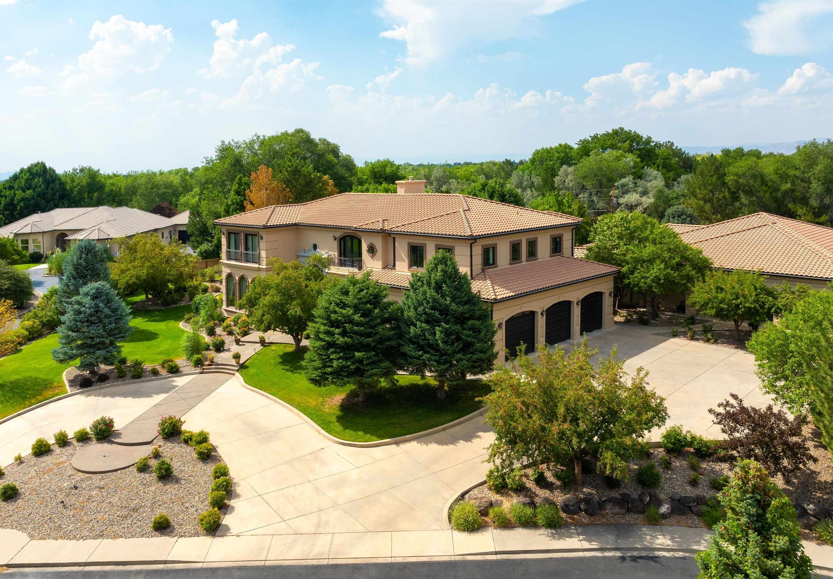 Grand Junction, Colorado, 81506, United States, 5 Bedrooms Bedrooms, ,7 BathroomsBathrooms,Residential,Active,1909661