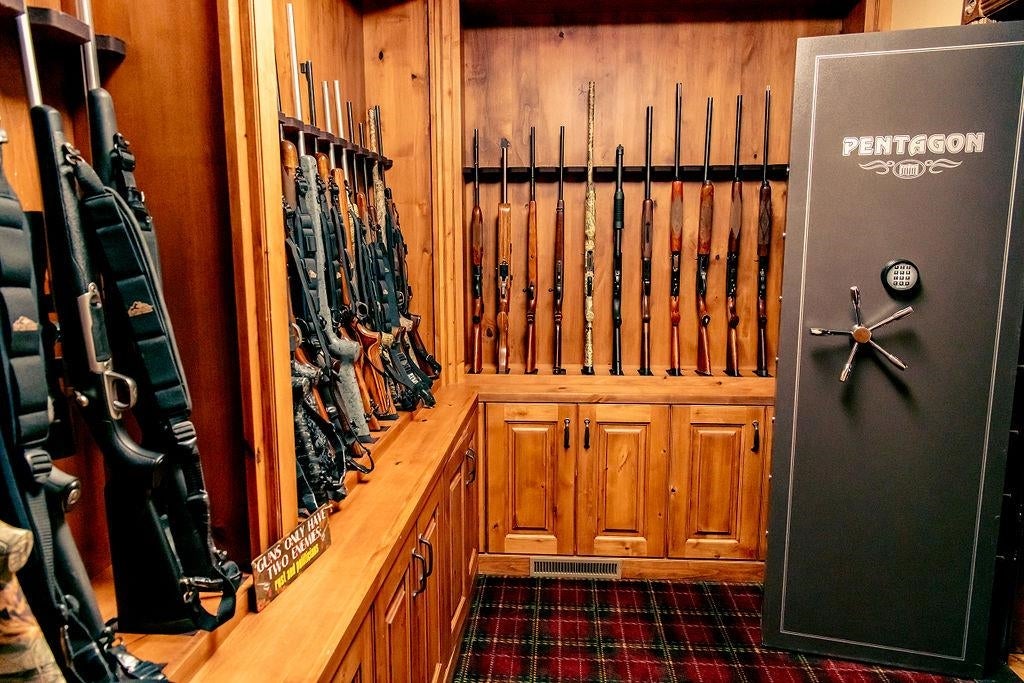 Rangely, Colorado, 81648, United States, 5 Bedrooms Bedrooms, ,5 BathroomsBathrooms,Residential,Active,1899225