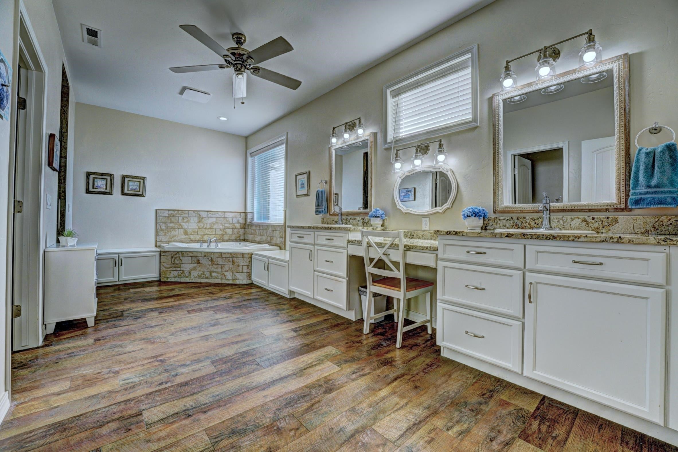 Palisade, Colorado, 81526, United States, 3 Bedrooms Bedrooms, ,3 BathroomsBathrooms,Residential,Active,2015436